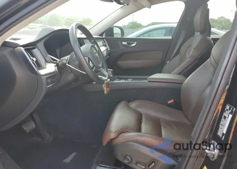 2018 Volvo Xc60 T5 Inscription из США, поврежденный, VIN YV4102RL8J1006277